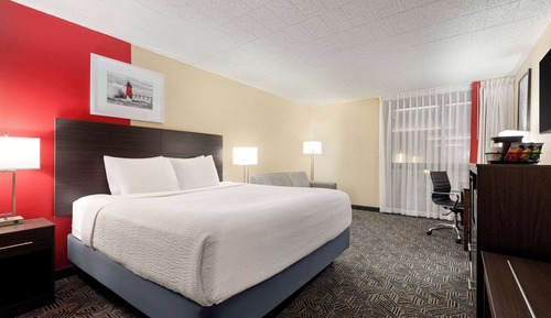 Room, 1 King Bed, Accessible, Non Smoking (Mobility)