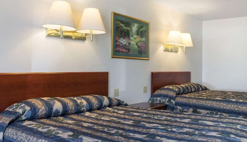 Standard Room, 2 Queen Beds, Non Smoking