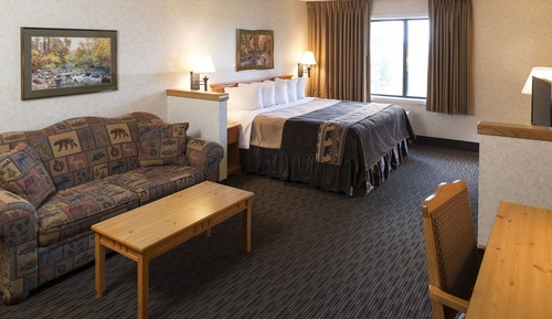 Suite, 1 King Bed with Sofa bed (King Business/Full Size Sofa Sleeper)