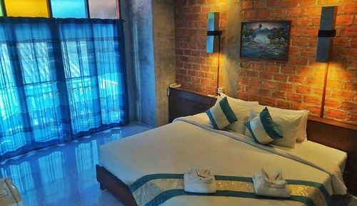 Deluxe Double or Twin Room