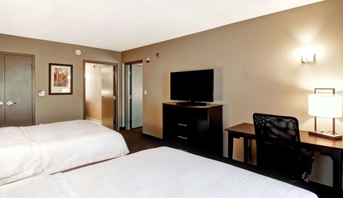 Suite, 2 Queen Beds, Accessible, Bathtub