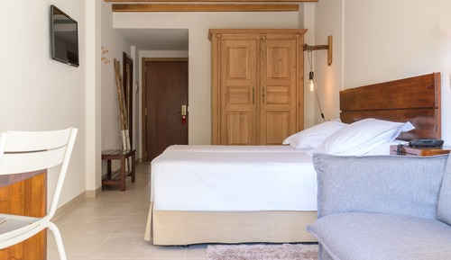 Superior Room, Terrace (2 Adults + 1 Child - Spa access)