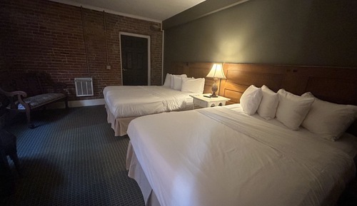 Double Room, Ensuite (Double Queen Handicapp Gu)
