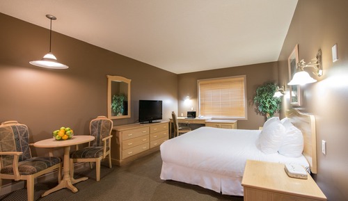 King Bachelor with Kitchenette