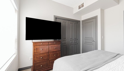 2 Bedroom Suite, Kitchen with Living room