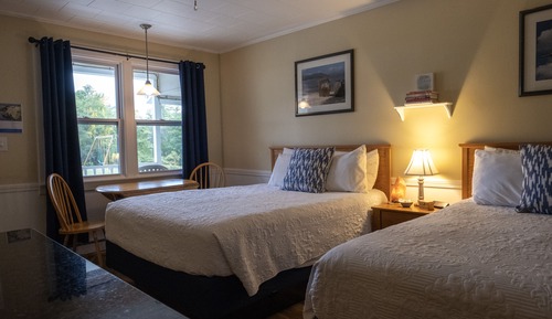 Comfort Room, 2 Queen Beds, Lake View
