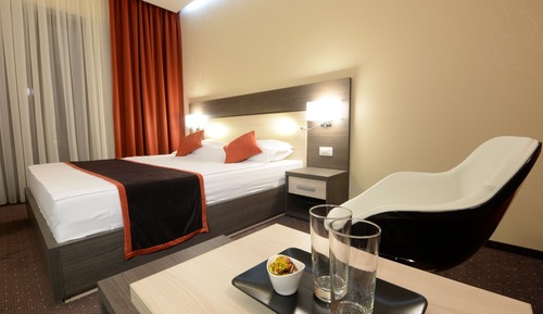 Double Room (10% discount in lobby bar)