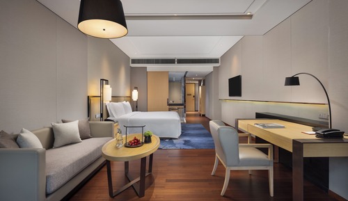 Deluxe Room, 1 King Bed (Club)