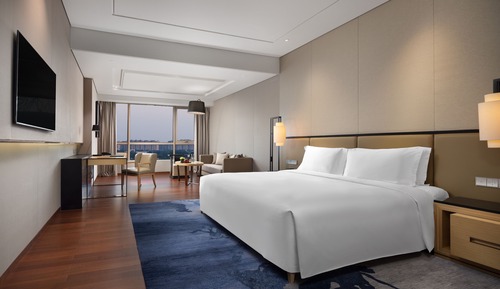 Deluxe Room, 1 King Bed