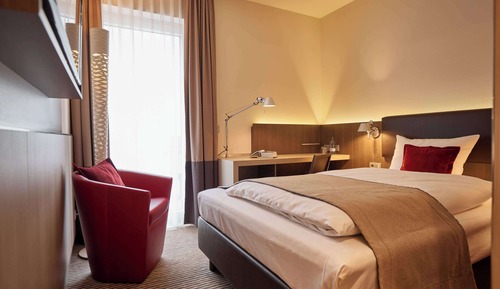 Standard Room, 1 Queen Bed (Small Room)