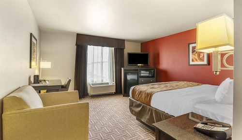 Basic Room, 1 King Bed, Accessible