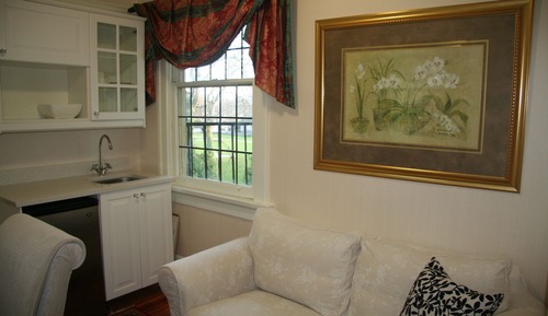 Suite, 1 Queen Bed, Kitchenette (Craigmyle)