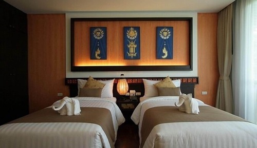 X-Deluxe Twin Bed Room