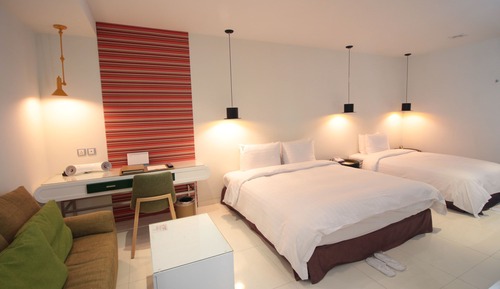 Deluxe Twin Room, Bathtub (check-in available until 11 pm)