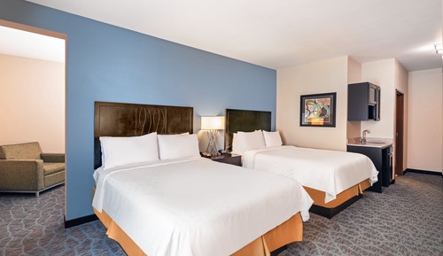 Suite, 2 Queen Beds, Accessible (Accessible Tub)