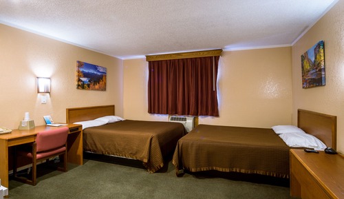 Deluxe Room, 2 Queen Beds, Kitchenette