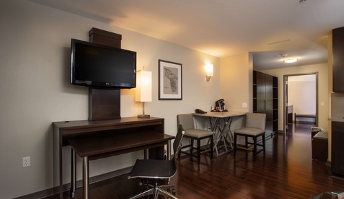 Suite, 1 King Bed (Tavern)