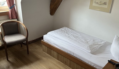 Single Room, Private Bathroom