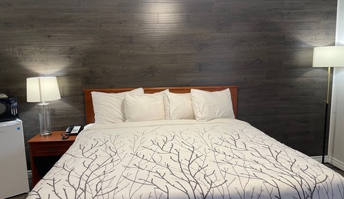 Standard Room, 1 King Bed