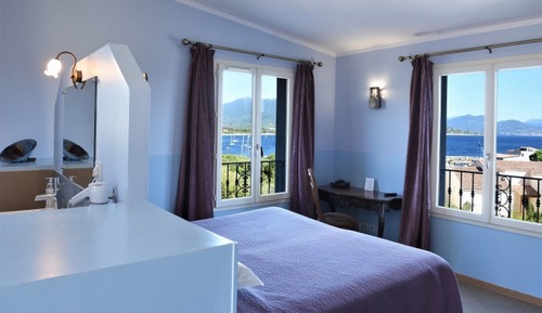 Chambre Deluxe double ou avec lits jumeaux, vue mer & Entree Privee