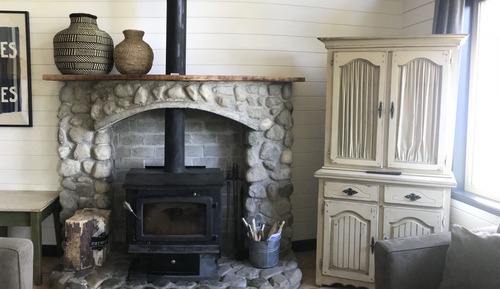 Classic Cabin, 3 Bedrooms, Hot Tub, Beachfront