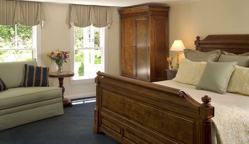 Deluxe King Suite