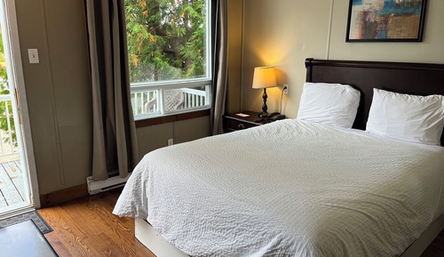 Standard Room, 1 Queen Bed