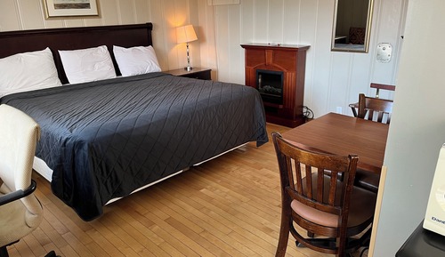 Standard Room, 1 King Bed