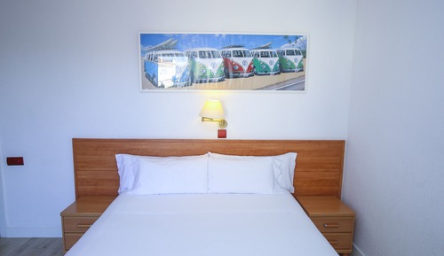 Double or Twin Room, Partial Sea View