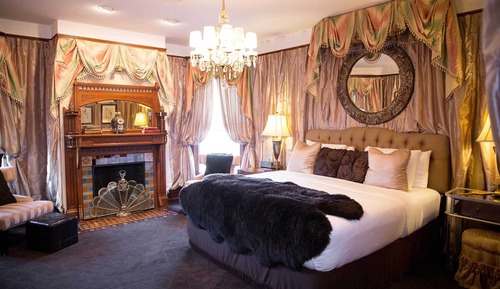 Luxury Suite, 1 King Bed, Fireplace (Champagne)