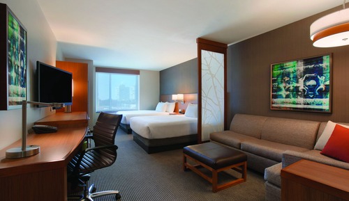 Room, Multiple Beds (2 Queen and 1 Sofa Bed, High Floor)