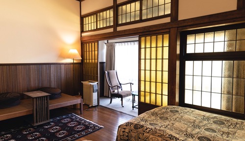 Deluxe Twin Room, Shared Bathroom