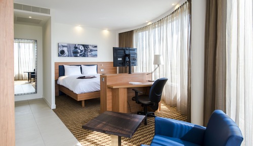 Room, 1 Queen Bed with Sofa bed, Corner