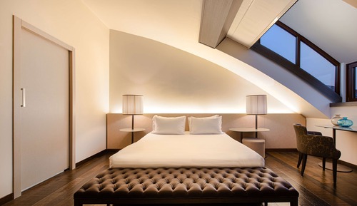 Premium Room, 1 King Bed