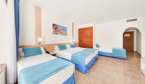 Standard Quadruple Room, Balcony (2 adults)