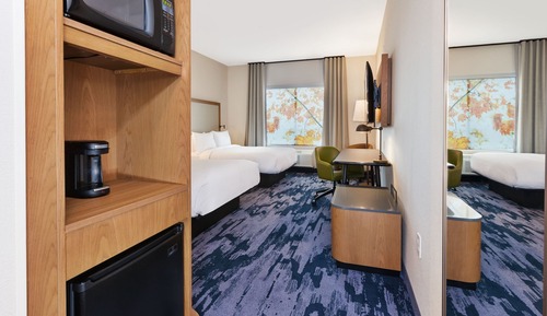 Suite, Multiple Beds (Hearing Accessible)