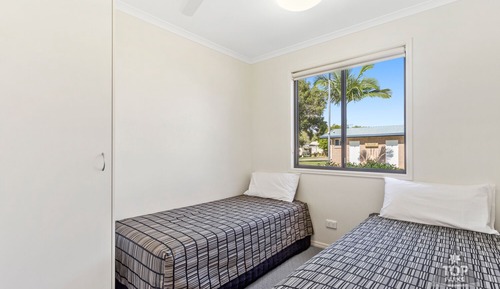 Deluxe Two Bedroom Cabin Max 4