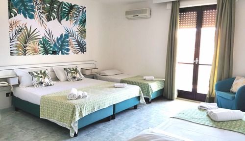 Panoramic Quadruple Room