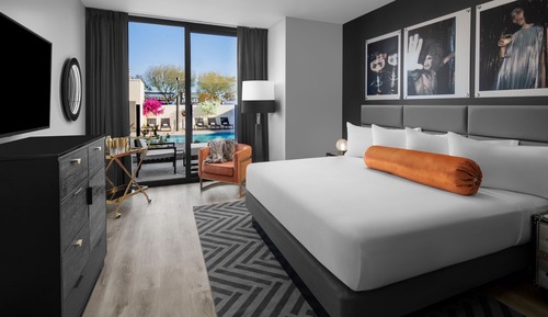 Room, 1 King Bed, Patio (Poolside, View)