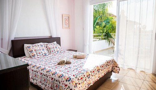 Comfort Apartment with Pool View