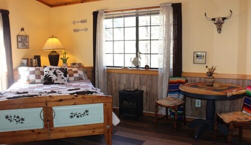 Family Room, Multiple Beds, Non Smoking, Shared Bathroom