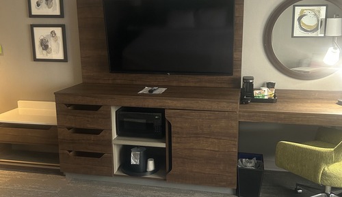Room, 1 King Bed, Accessible, Non Smoking (Mobility/Hearing, Roll In Shower)