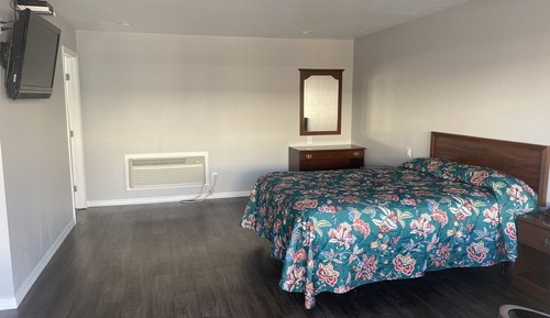 Deluxe Room, 1 Queen Bed, Non Smoking