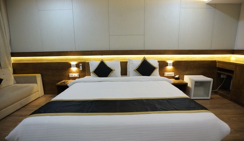 ASTORIA SUPERIOR ORCHID VIEW