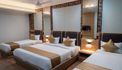 ASTORIA ROYAL FAMILY ORCHID VIEW