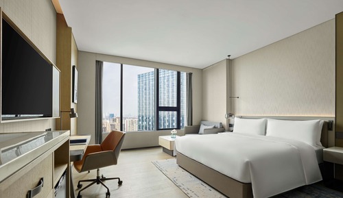 Deluxe Room, 1 King Bed