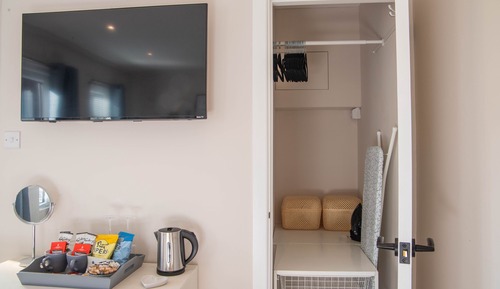 Double Room, Ensuite (The Courtyard Room)