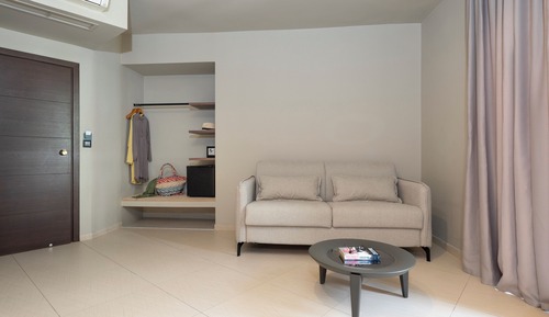 Junior Studio Suite