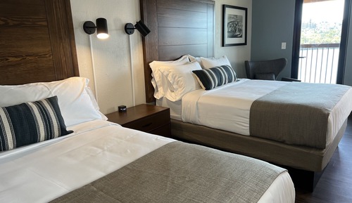 Exclusive Room, 2 Queen Beds, Balcony, Lake View