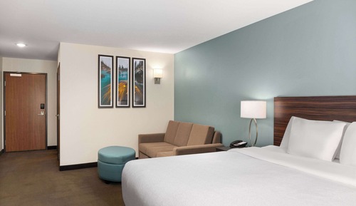 Suite, 1 King Bed, Accessible, Non Smoking (Mobility)